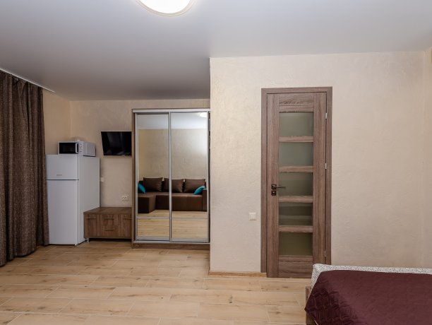 Deluxe №1 (2 к.) однокомнатный, гостевой дом «Adamant», Кирилловка. Фото 2