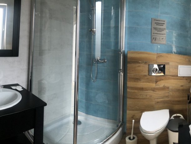 Семейный-люкс 53 двухкомнатный, база отдыха «Azov le Chalet», Кирилловка. Фото 3