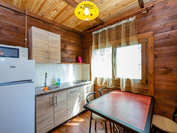 Люкс с кухней, №5 однокомнатный, база отдыха «Нептун», Приморск. Фото 4