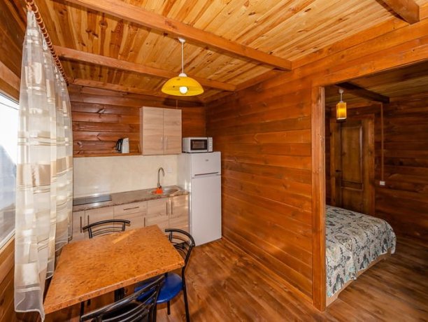 Люкс с кухней, №8 однокомнатный, база отдыха «Нептун», Приморск. Фото 4