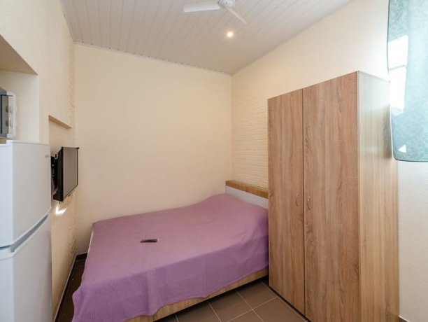 Люкс с кухней, №14 однокомнатный, база отдыха «Нептун», Приморск. Фото 1