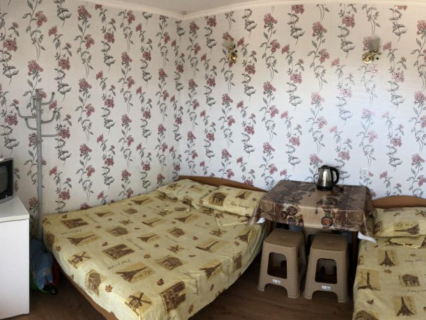 Стандарт №2 (3 м.) однокомнатный, база отдыха «Гостиный двор», Кирилловка. Фото 1