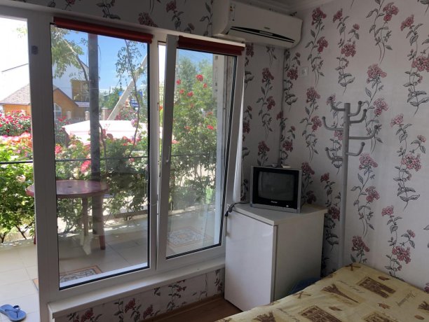 Стандарт №2 (3 м.) однокомнатный, база отдыха «Гостиный двор», Кирилловка. Фото 3