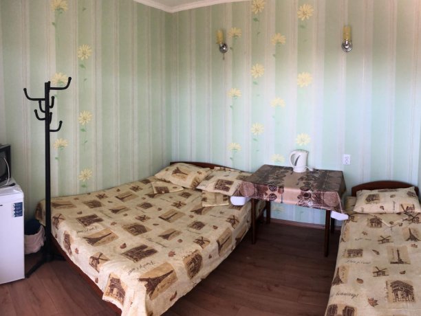 Стандарт №3 (3 м.) однокомнатный, база отдыха «Гостиный двор», Кирилловка. Фото 1