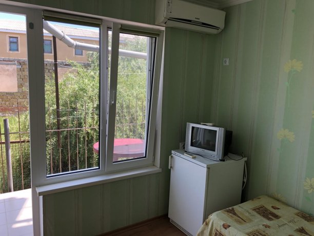 Стандарт №5 (2 м.) однокомнатный, база отдыха «Гостиный двор», Кирилловка. Фото 3