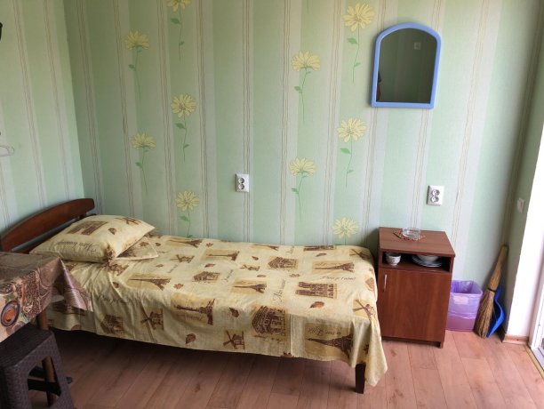 Стандарт №5 (2 м.) однокомнатный, база отдыха «Гостиный двор», Кирилловка. Фото 4