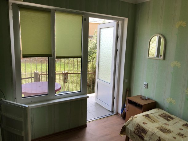 Стандарт №6 (2 м.) однокомнатный, база отдыха «Гостиный двор», Кирилловка. Фото 3