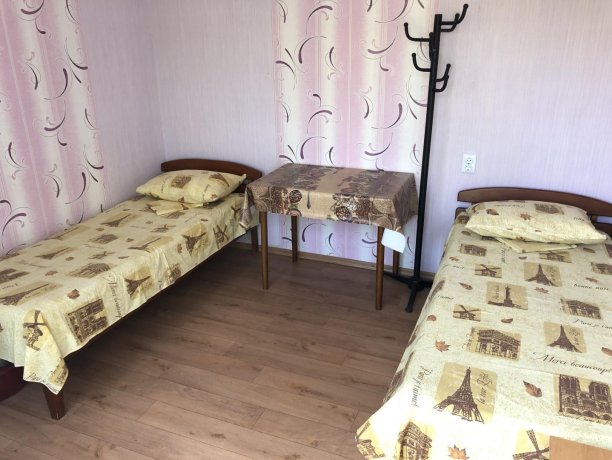 Стандарт №7 (2 м.) однокомнатный, база отдыха «Гостиный двор», Кирилловка. Фото 2