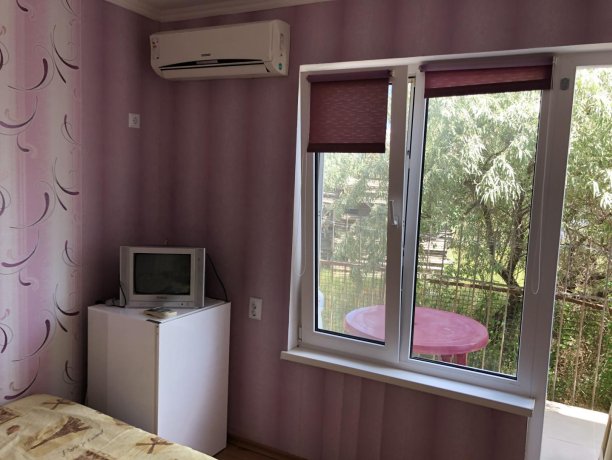 Стандарт №8 (3 м.) однокомнатный, база отдыха «Гостиный двор», Кирилловка. Фото 2