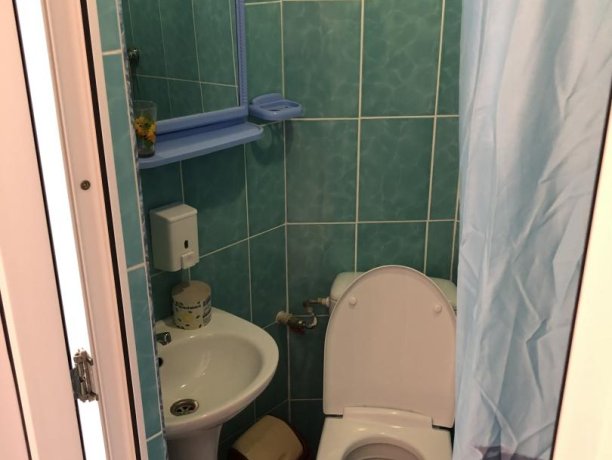 Полулюкс №12 (3 м.) однокомнатный, база отдыха «Гостиный двор», Кирилловка. Фото 5