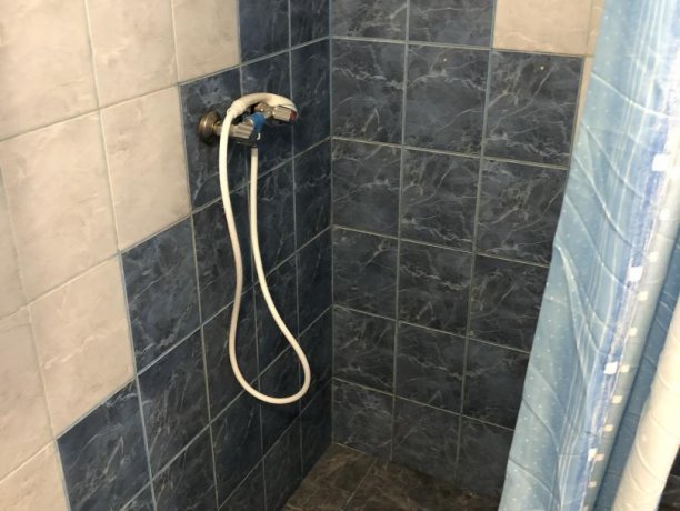 Семейный-люкс №14 однокомнатный, база отдыха «Гостиный двор», Кирилловка. Фото 7