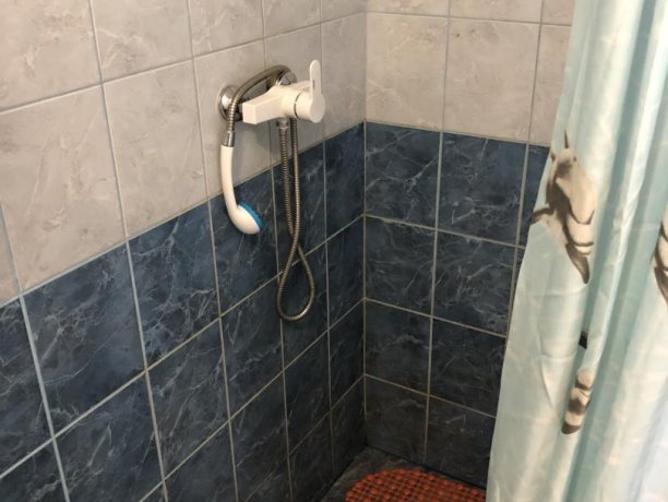 Семейный-люкс №16 однокомнатный, база отдыха «Гостиный двор», Кирилловка. Фото 8