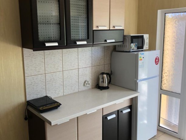 Семейный-люкс №20 однокомнатный, база отдыха «Гостиный двор», Кирилловка. Фото 5