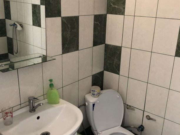 Семейный-люкс №20 однокомнатный, база отдыха «Гостиный двор», Кирилловка. Фото 6