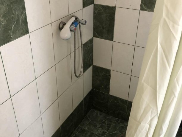 Семейный-люкс №20 однокомнатный, база отдыха «Гостиный двор», Кирилловка. Фото 7