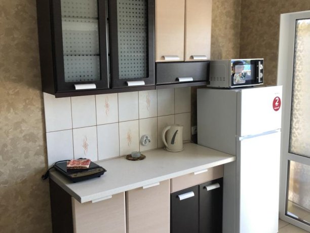 Семейный-люкс №22 однокомнатный, база отдыха «Гостиный двор», Кирилловка. Фото 3