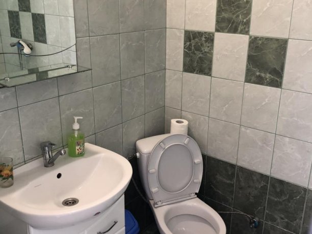 Семейный-люкс №22 однокомнатный, база отдыха «Гостиный двор», Кирилловка. Фото 7