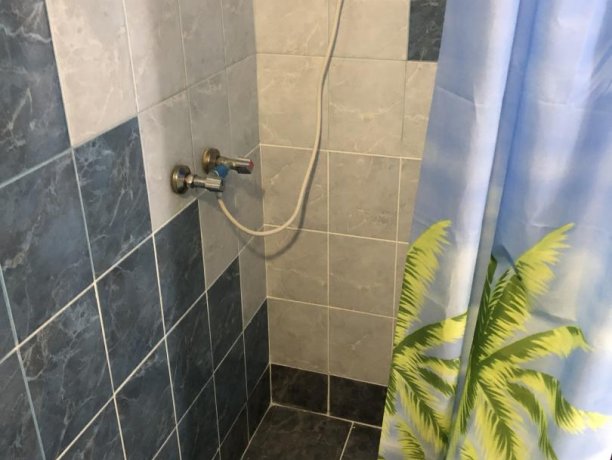 Семейный-люкс №24 однокомнатный, база отдыха «Гостиный двор», Кирилловка. Фото 7