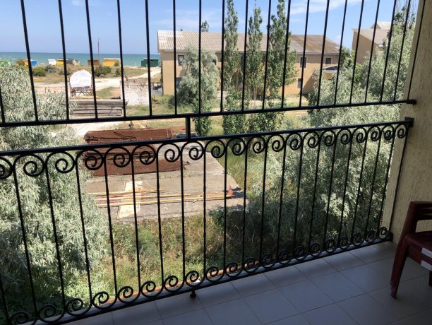 Семейный-люкс №25 однокомнатный, база отдыха «Гостиный двор», Кирилловка. Фото 6