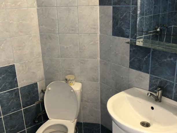 Семейный-люкс №25 однокомнатный, база отдыха «Гостиный двор», Кирилловка. Фото 7