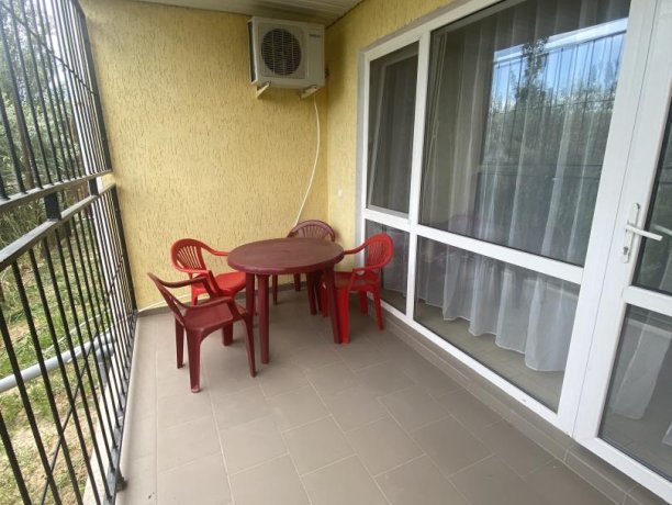 Семейный-люкс №33 однокомнатный, база отдыха «Гостиный двор», Кирилловка. Фото 8