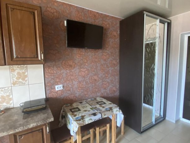 Семейный-люкс №37 однокомнатный, база отдыха «Гостиный двор», Кирилловка. Фото 6