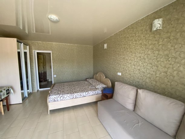 Семейный-люкс №38 однокомнатный, база отдыха «Гостиный двор», Кирилловка. Фото 4