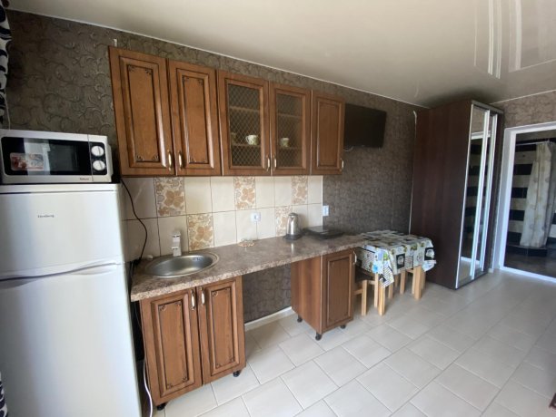 Семейный-люкс №41 однокомнатный, база отдыха «Гостиный двор», Кирилловка. Фото 2