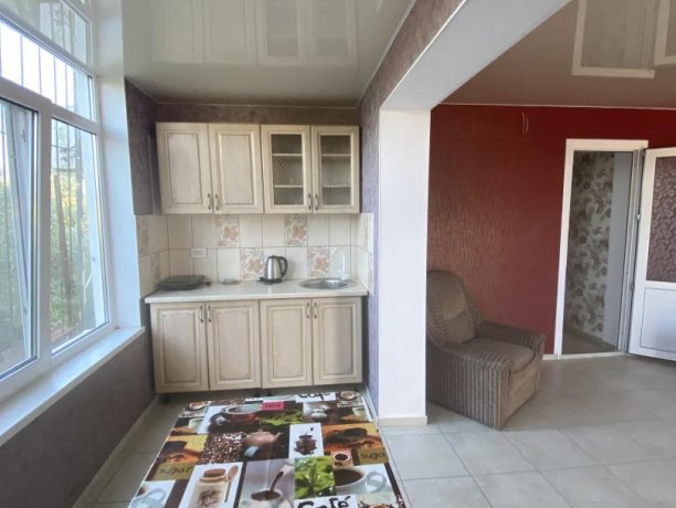 Люкс №43 (2 ком.) двухкомнатный, база отдыха «Гостиный двор», Кирилловка. Фото 3