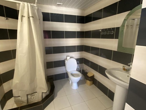 Люкс №43 (2 ком.) двухкомнатный, база отдыха «Гостиный двор», Кирилловка. Фото 9