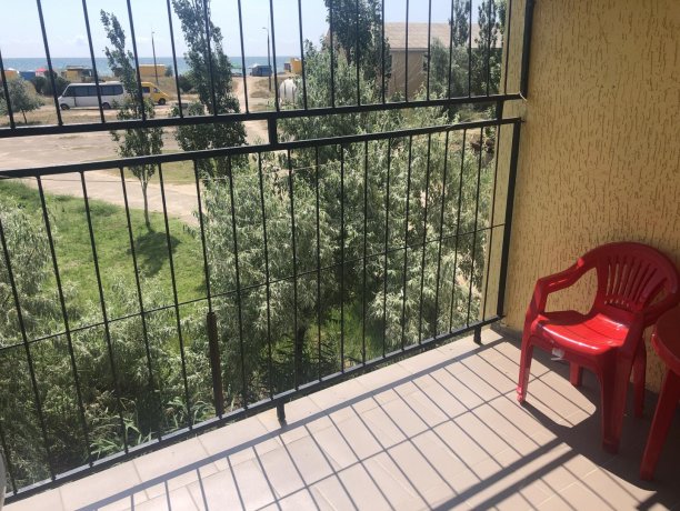 Люкс №45 (3 ком.) трехкомнатный, база отдыха «Гостиный двор», Кирилловка. Фото 9