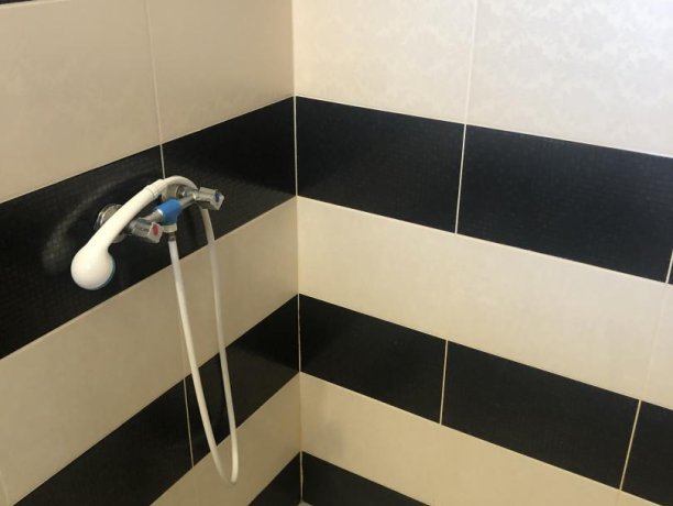 Люкс №45 (3 ком.) трехкомнатный, база отдыха «Гостиный двор», Кирилловка. Фото 11