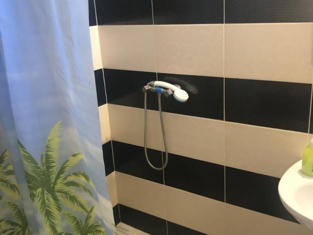 Семейный-люкс №46 однокомнатный, база отдыха «Гостиный двор», Кирилловка. Фото 6