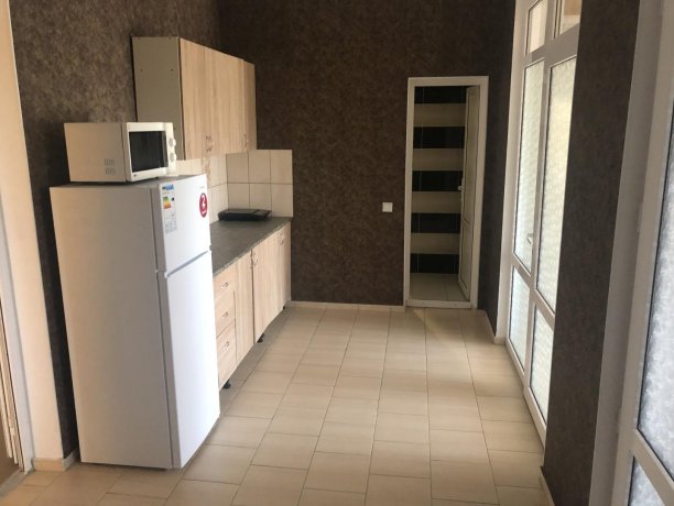 Люкс №47 (3 ком.) трехкомнатный, база отдыха «Гостиный двор», Кирилловка. Фото 2