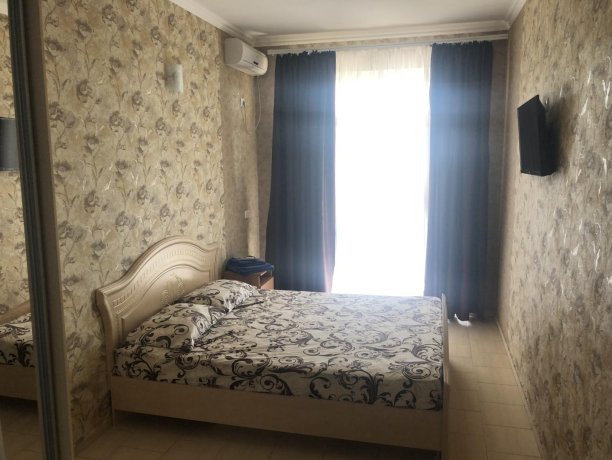 Люкс №47 (3 ком.) трехкомнатный, база отдыха «Гостиный двор», Кирилловка. Фото 4