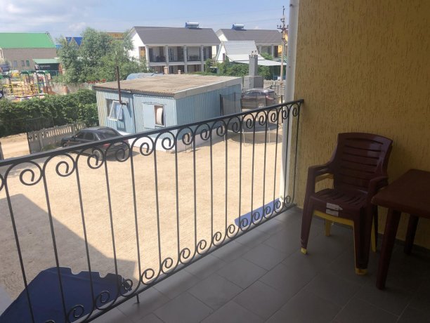 Люкс №48 однокомнатный, база отдыха «Гостиный двор», Кирилловка. Фото 4