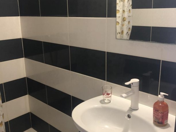 Люкс №48 однокомнатный, база отдыха «Гостиный двор», Кирилловка. Фото 6