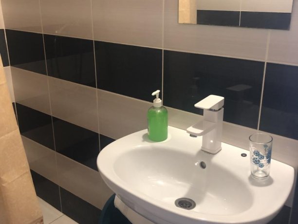 Люкс №49 однокомнатный, база отдыха «Гостиный двор», Кирилловка. Фото 6