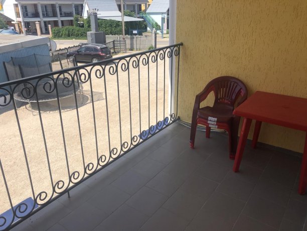 Люкс №50 однокомнатный, база отдыха «Гостиный двор», Кирилловка. Фото 4