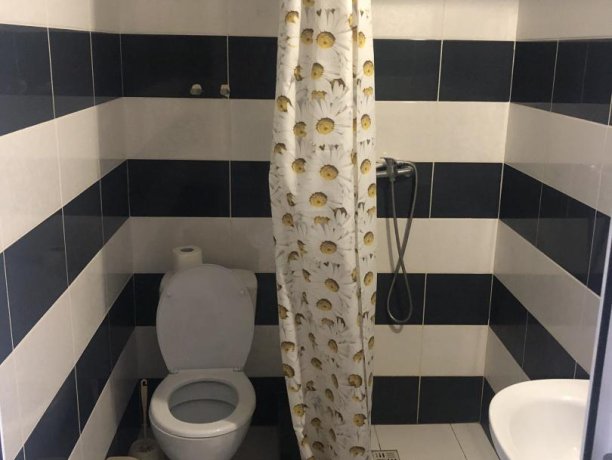 Люкс №51 однокомнатный, база отдыха «Гостиный двор», Кирилловка. Фото 5