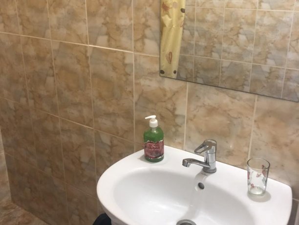 Люкс №53 (2 ком.) двухкомнатный, база отдыха «Гостиный двор», Кирилловка. Фото 6