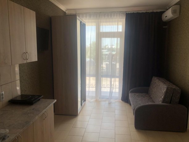 Люкс №54 (2 ком.) двухкомнатный, база отдыха «Гостиный двор», Кирилловка. Фото 3