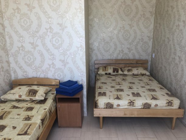 Люкс №56 (2 ком.) двухкомнатный, база отдыха «Гостиный двор», Кирилловка. Фото 4