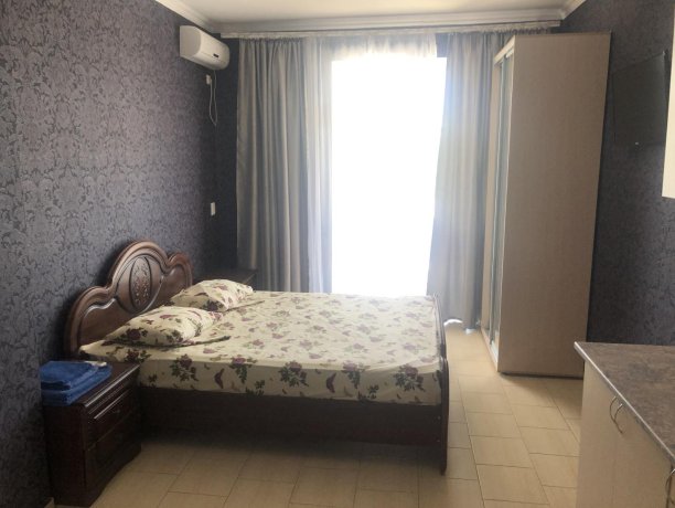 Люкс №57 однокомнатный, база отдыха «Гостиный двор», Кирилловка. Фото 1