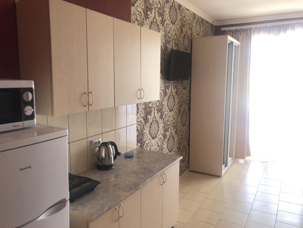 Люкс №58 однокомнатный, база отдыха «Гостиный двор», Кирилловка. Фото 1