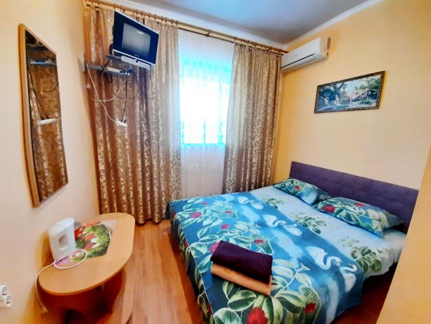 Люкс №1 однокомнатный, база отдыха «Алекси», Кирилловка. Фото 2