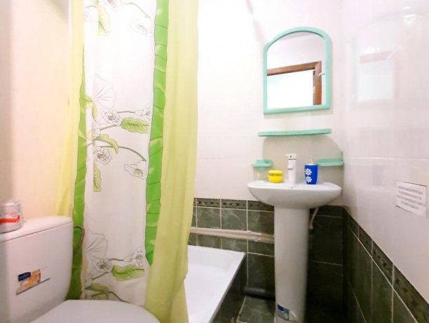 Люкс №4 однокомнатный, база отдыха «Алекси», Кирилловка. Фото 3