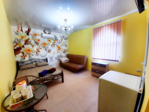 Люкс Премиум №13 однокомнатный, база отдыха «Алекси», Кирилловка. Фото 1