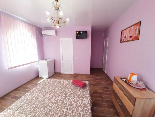 Люкс Премиум №14 однокомнатный, база отдыха «Алекси», Кирилловка. Фото 2