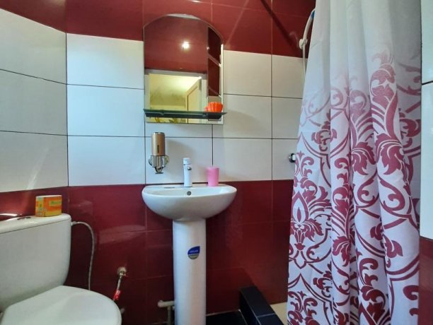 Люкс Премиум №14 однокомнатный, база отдыха «Алекси», Кирилловка. Фото 3